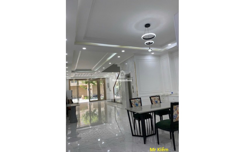 Cần bán nhanh căn Shophouse Regal Pavillon 5 tầng- Thang máy đường Hóa Sơn 10, Hải Châu, dòng tiền cao, sinh lời tốt